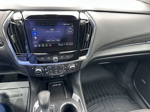 Used 2023 Chevrolet Traverse High Country FWD image 17