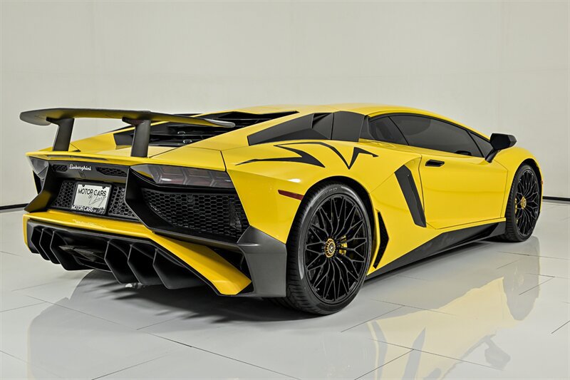 Used 2017 Lamborghini Aventador LP 750-4 Superveloce AWD/4WD image 18