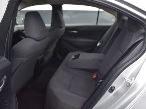 Used 2021 Toyota Corolla LE FWD image 12