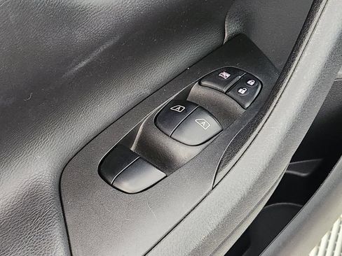 Used 2015 Nissan Altima 2.5 SV w/ Convenience Package FWD image 16