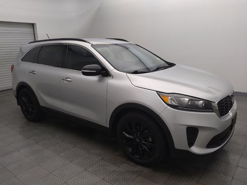 Used 2019 Kia Sorento S FWD image 11