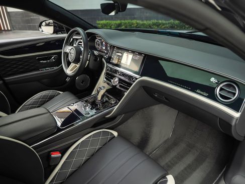 Used 2024 Bentley Flying Spur W12 AWD/4WD image 2
