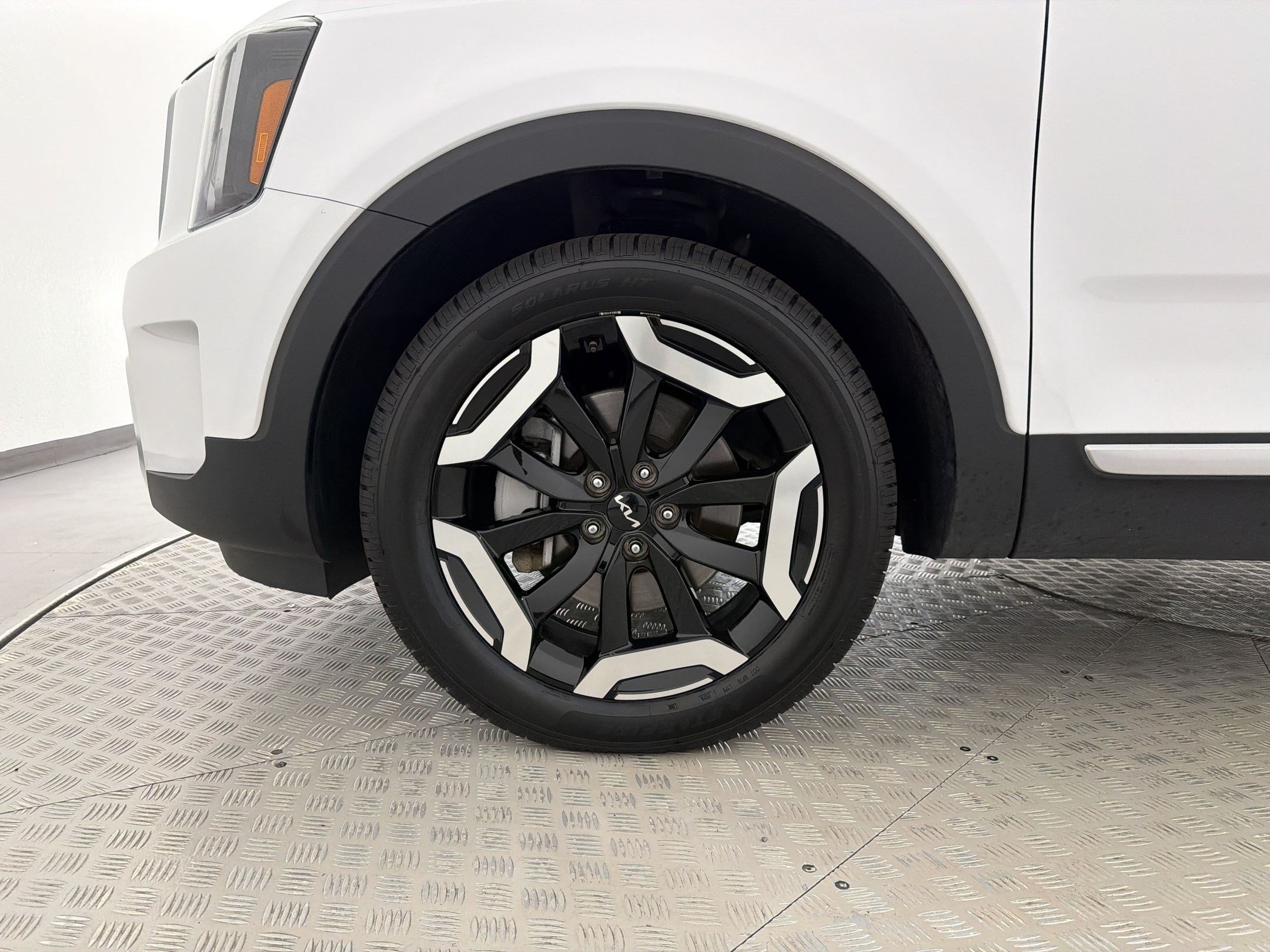 Used 2025 Kia Telluride S AWD/4WD image 12