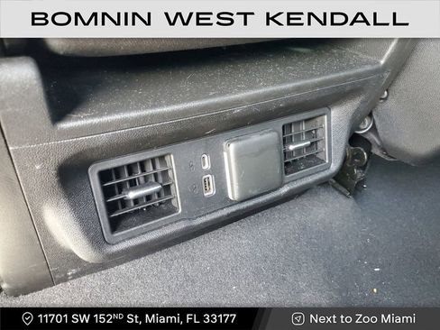 Used 2023 GMC Sierra 1500 SLE image 15