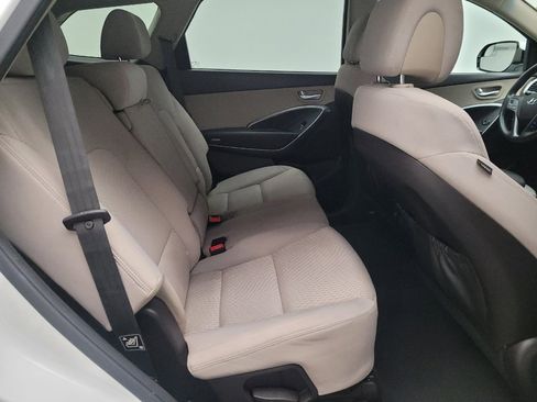 Used 2017 Hyundai Santa Fe SE image 19