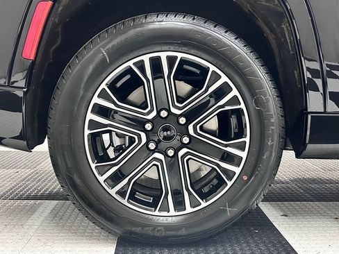 New 2026 Jeep Grand Wagoneer 4WD image 8