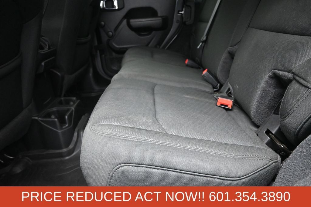 Used 2022 Jeep Wrangler Unlimited Sport AWD/4WD image 16