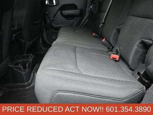 Used 2022 Jeep Wrangler Unlimited Sport AWD/4WD image 16