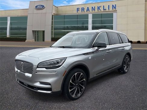 Certified 2023 Lincoln Aviator Reserve w/ Equipment Group 201A image 3