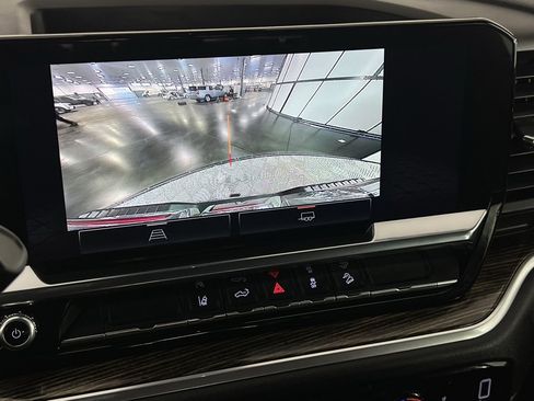 Used 2024 GMC Sierra 3500 SLE image 19