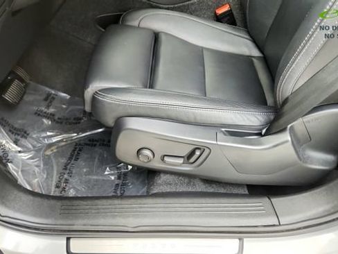 Used 2025 Volvo XC40 B5 Plus AWD/4WD image 49