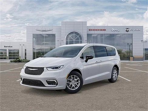 New 2026 Chrysler Pacifica Select image 2