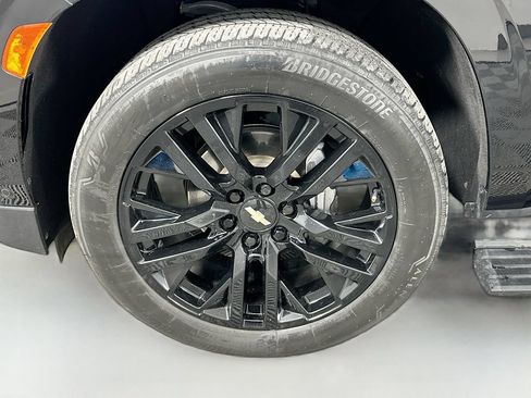 Used 2023 Chevrolet Tahoe Premier w/ Advanced Technology Package RWD image 33