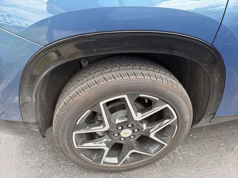 Used 2025 Chevrolet Traverse High Country image 12