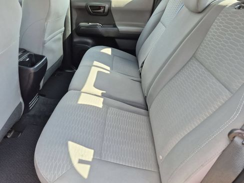 Used 2017 Toyota Tacoma SR RWD image 19
