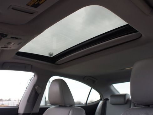 Used 2016 Lexus ES 350 w/ Navigation System Package image 6