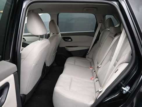 Used 2025 Nissan Rogue SV AWD/4WD image 5
