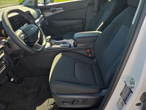 New 2026 Kia Sportage LX w/ LX Convenience Package image 4