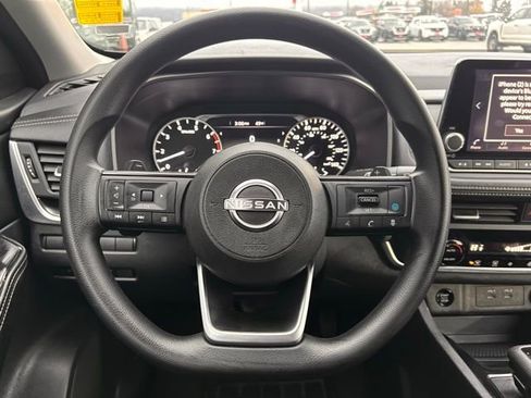 Used 2024 Nissan Rogue SV image 19
