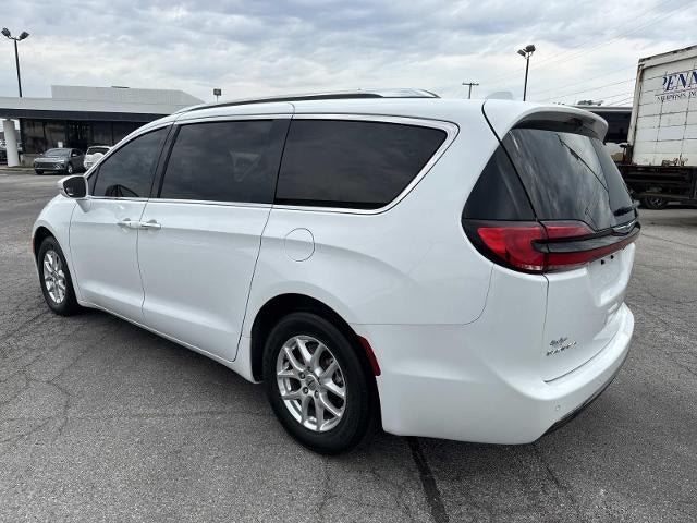 Used 2021 Chrysler Pacifica Touring-L FWD image 8