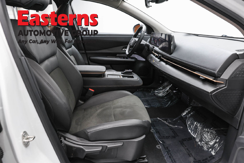 Used 2024 Nissan Ariya AWD image 28