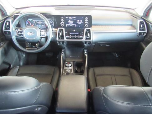 Used 2021 Kia Sorento S FWD image 2
