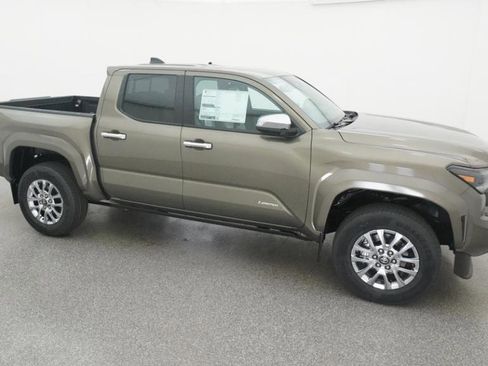 New 2026 Toyota Tacoma Limited image 34