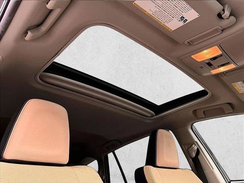 Used 2018 Toyota RAV4 XLE image 17