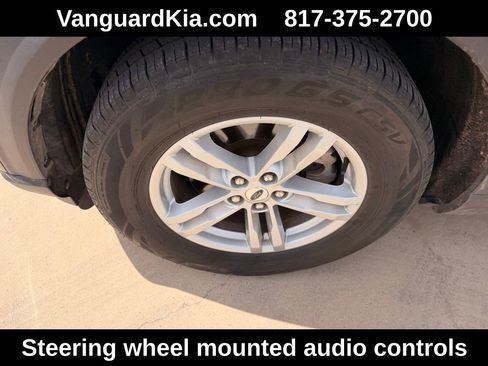 Used 2020 Ford Explorer XLT image 8