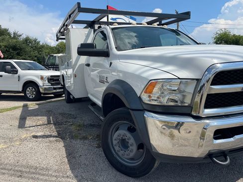 Used 2018 RAM 5500 Tradesman w/ Power & Remote Entry Group image 3