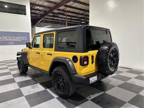 Used 2021 Jeep Wrangler Unlimited Willys image 8