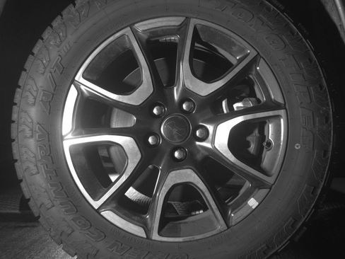 Used 2025 Jeep Compass Trailhawk AWD/4WD image 13