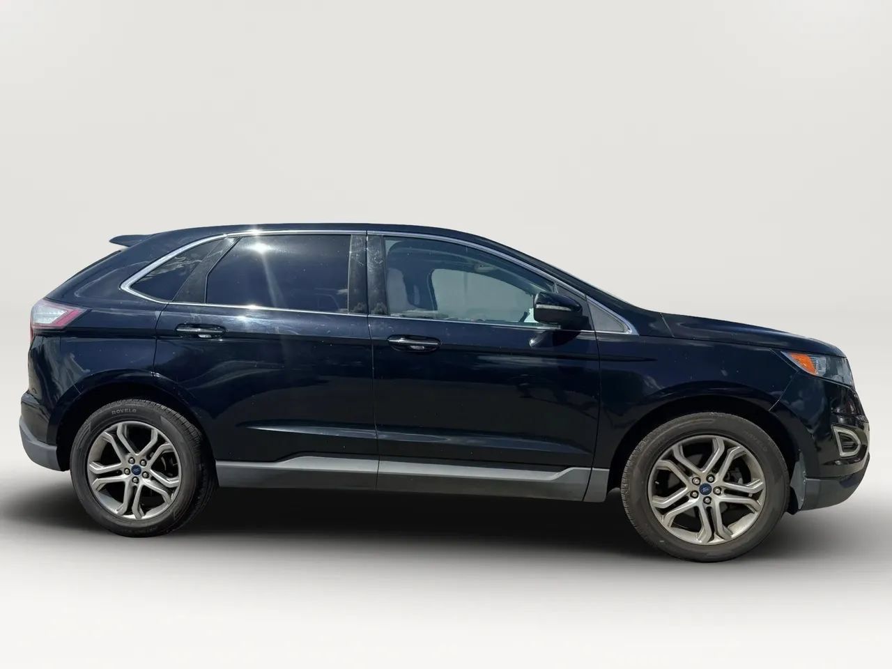 Used 2016 Ford Edge Titanium FWD image 8