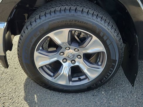 Used 2021 RAM 1500 Laramie AWD/4WD image 6
