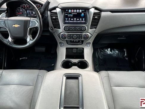 Used 2019 Chevrolet Suburban LT image 15
