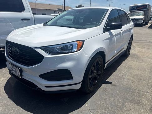 Used 2022 Ford Edge SE w/ Black Appearance Package AWD/4WD image 2