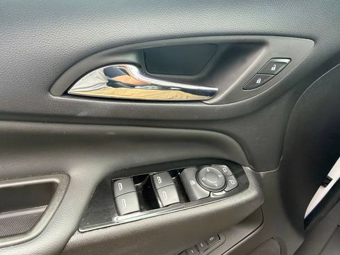 Used 2024 Chevrolet Equinox Premier FWD image 20