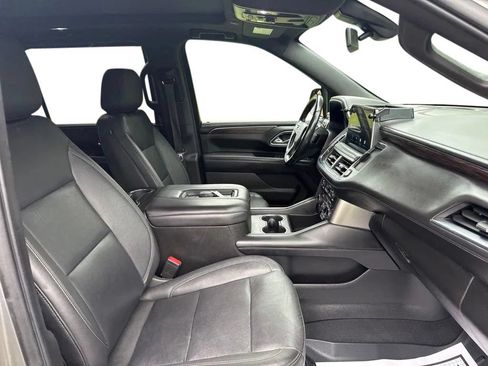 Used 2022 Chevrolet Suburban Z71 w/ Luxury Package AWD/4WD image 14