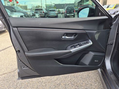 Used 2020 Nissan Sentra SR w/ Premium Package FWD image 14