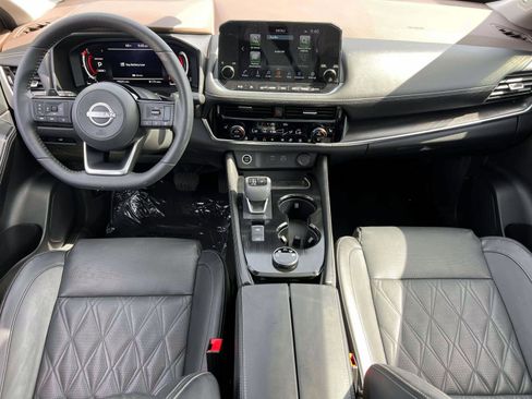 Used 2022 Nissan Rogue Platinum w/ Head-Up Display Package AWD/4WD image 13