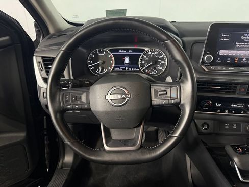 Used 2025 Nissan Rogue SV FWD image 11