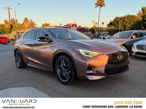 Used 2018 INFINITI QX30 Sport w/ Cargo Package FWD image 1