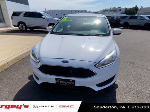 Used 2018 Ford Focus SE image 3
