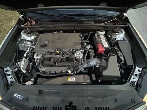 Used 2022 Toyota Camry SE image 11
