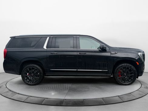 Used 2023 GMC Yukon XL Denali Ultimate AWD/4WD image 2