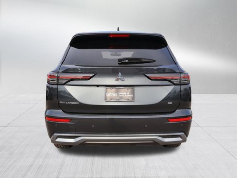 Used 2025 Mitsubishi Outlander SE FWD image 6