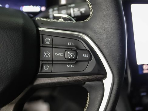 Used 2025 Jeep Grand Cherokee Limited w/ Trailer Tow Package image 13