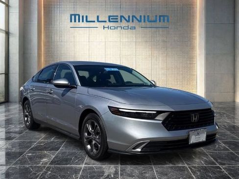 Used 2023 Honda Accord EX image 7