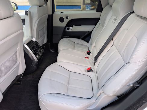 Used 2015 Land Rover Range Rover Sport HSE AWD/4WD image 6