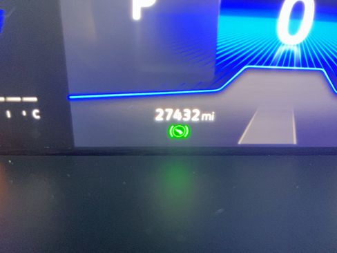 Certified 2023 Volkswagen Taos SE w/ Panoramic Sunroof Package FWD image 19